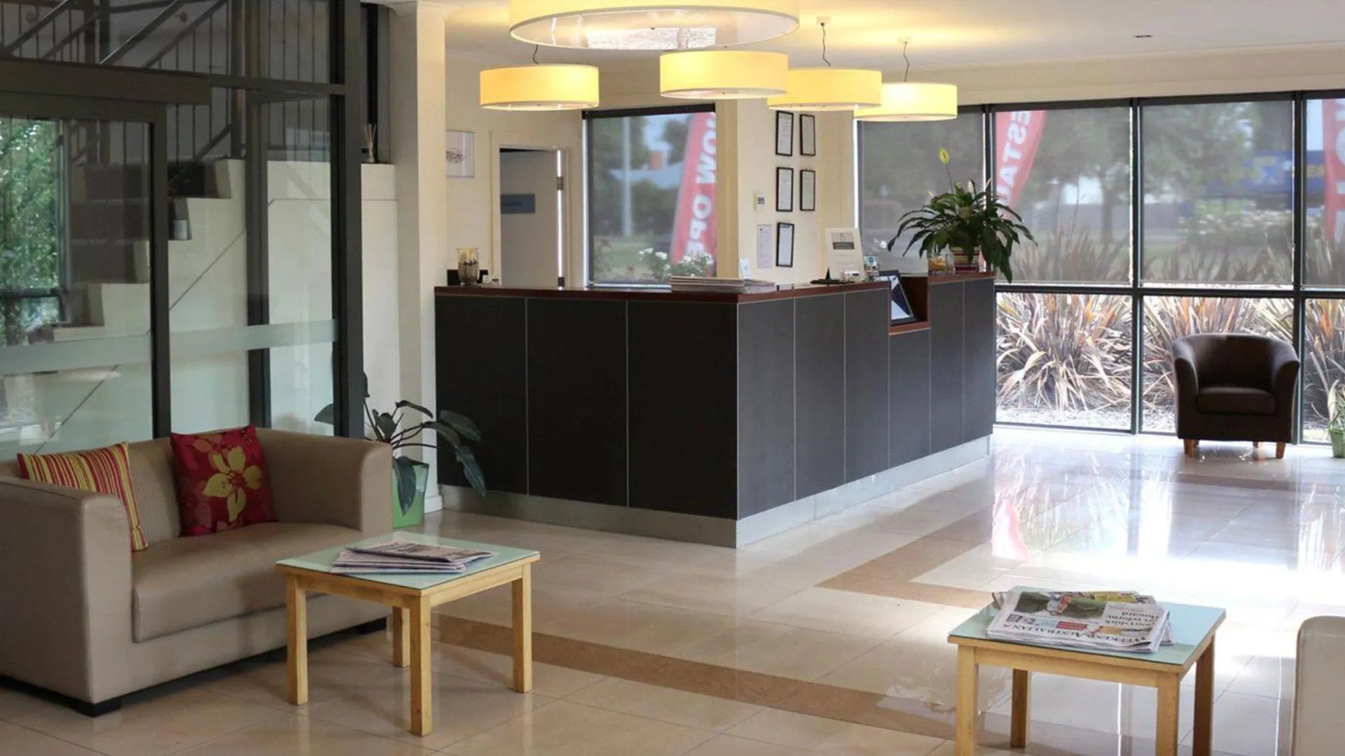 깁스랜드 지역 베언스데일 인터내셔널 5성급 게스트하우스 로비