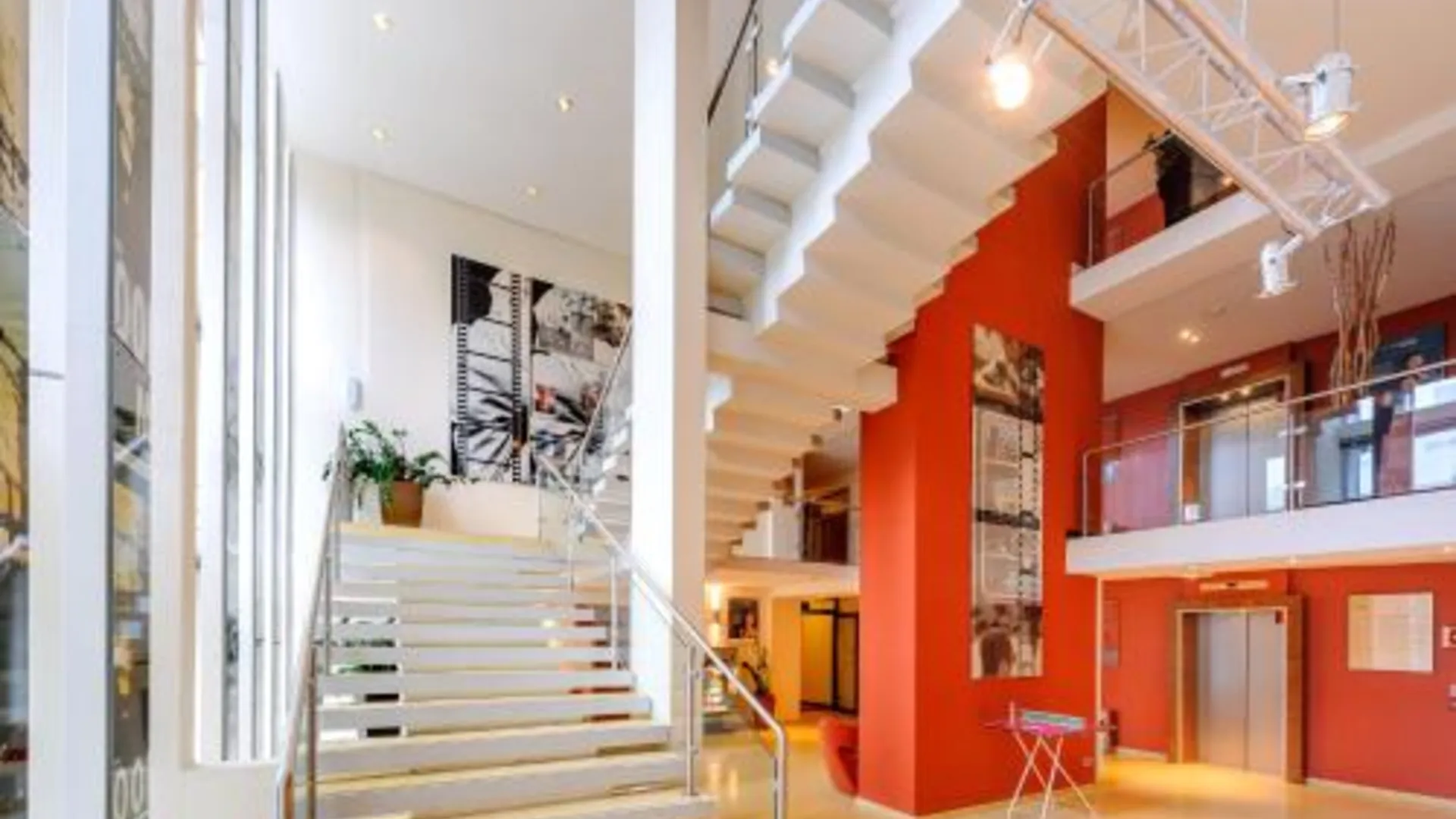 진델핑겐 머큐어 호텔 슈투트가르트 진델핑겐 언 데어 메세 4성급 호텔 로비