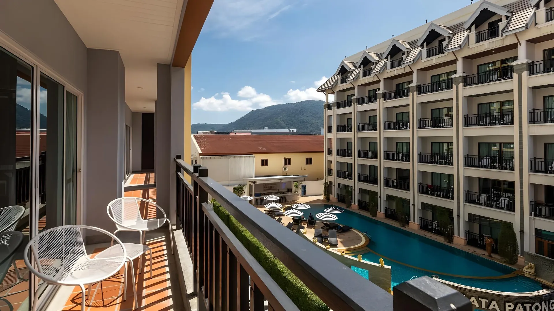 푸켓 아마타 파통 4성급 호텔 외관