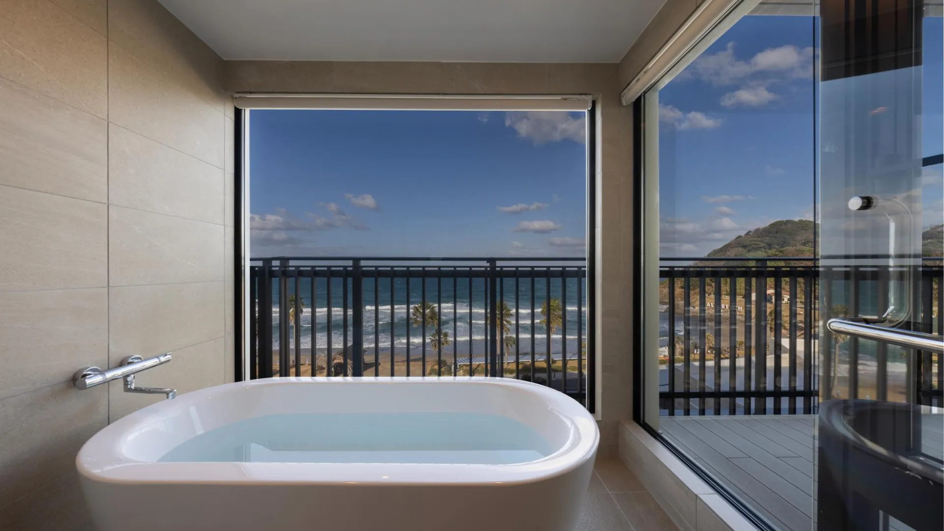 후쿠오카 세븐 x 세븐 이토시마 4성급 호텔 객실