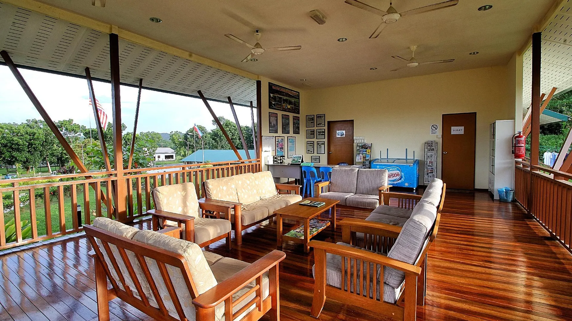 산다칸 Tanini Sepilok 호텔 외관