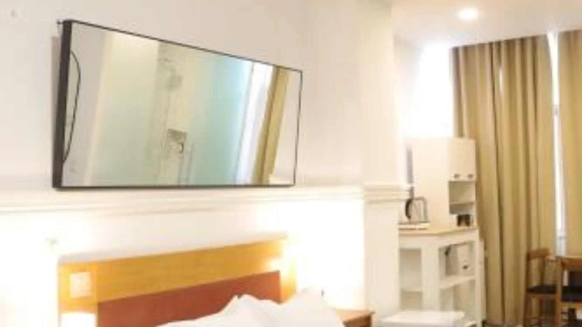 리스본 미디스 알로자멘투 로컬 2성급 호텔 스위트룸