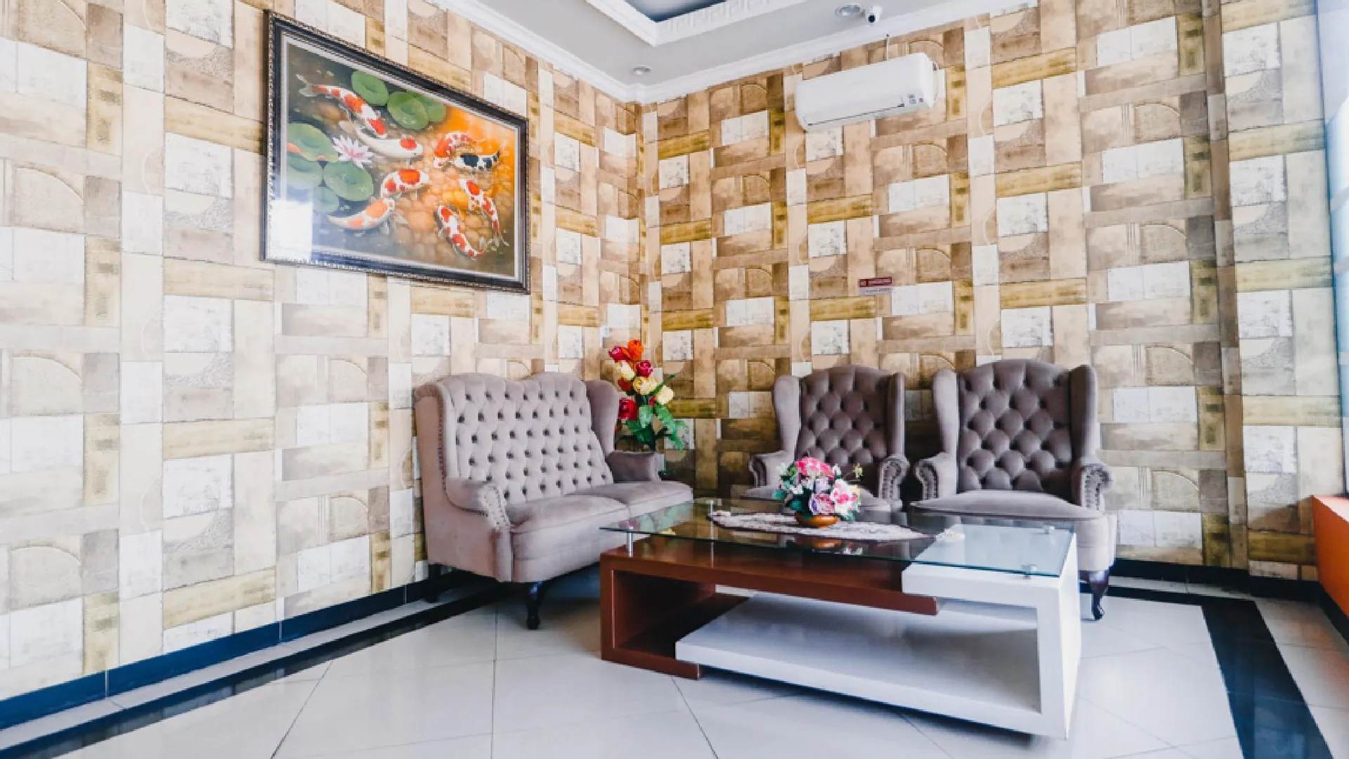 마카사르 RedDoorz Plus @ Grand City Inn Makassar 3성급 호텔 외관