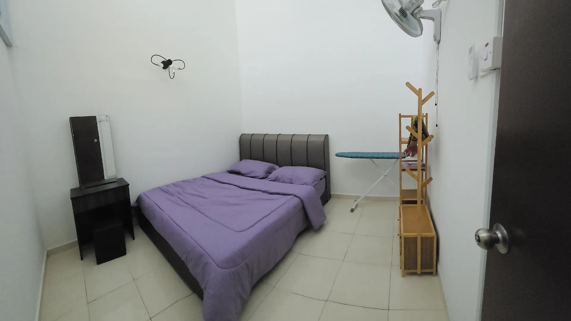 포트 딕슨 시 루사의 프라이빗 하우스 (1000m², 침실 3개, 프라이빗 욕실 2개) 3성급 싱글룸 수영장