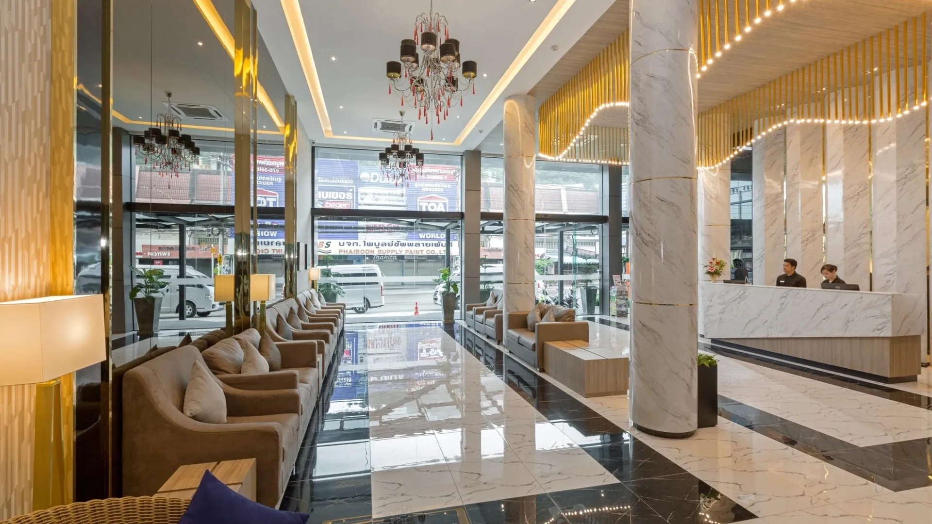 푸켓 파통 베이 레지던스 4성급 호텔 외관