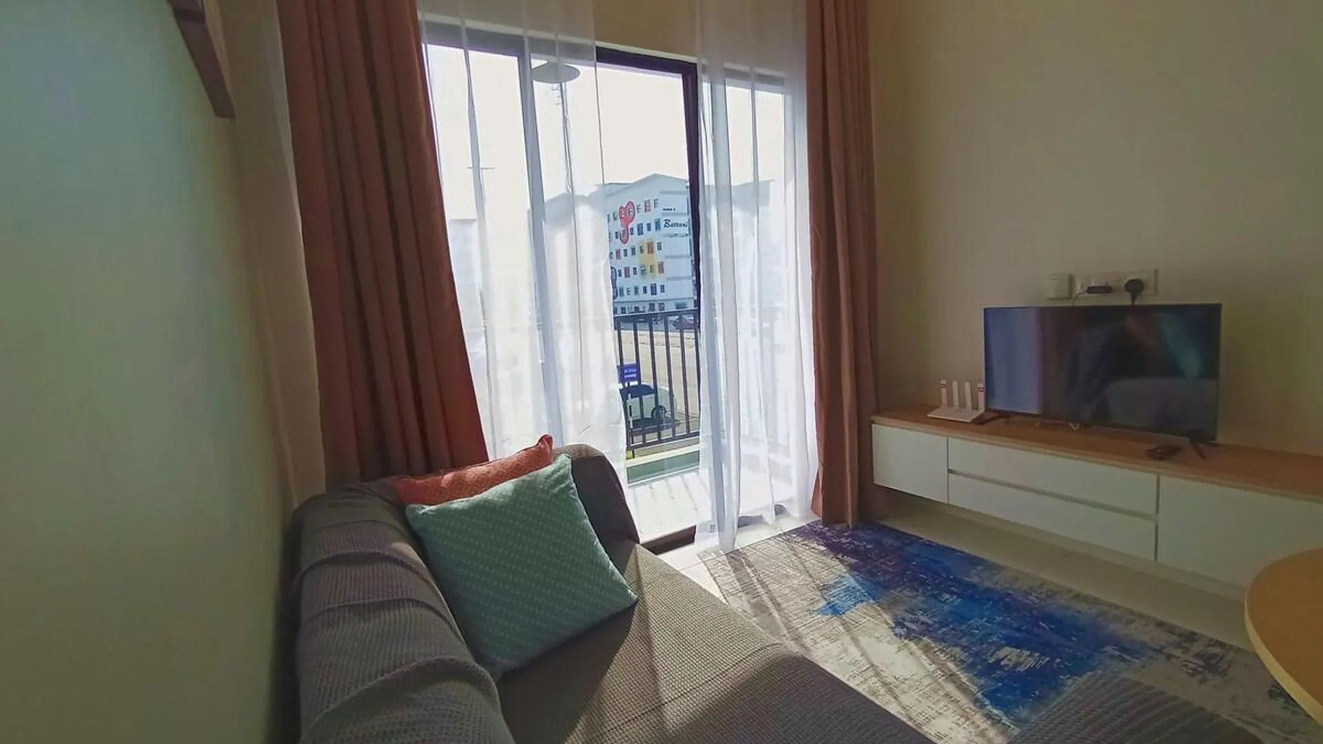 고펭 반다르 세리 이스칸다르의 프라이빗 하우스 (452m², 침실 2개, 프라이빗 욕실 1개) 2성급 싱글룸 스위트룸