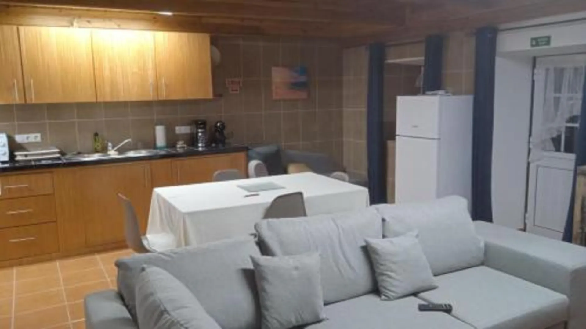 라제스 다스 플로레스 Casa do Avô Almeida 3성급 싱글룸 외관