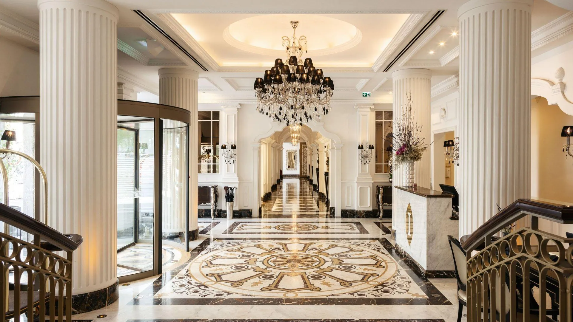 포르투 인터컨티넨탈 포르투 - 팔라시오 다스 카르도사스 바이 IHG 5성급 호텔 외관