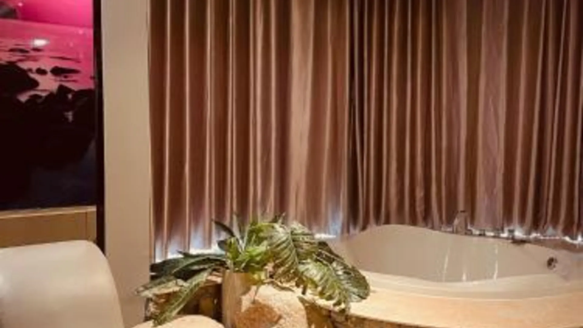 호치민 라 도마 앙 아무르 호텔 4성급 호텔 외관