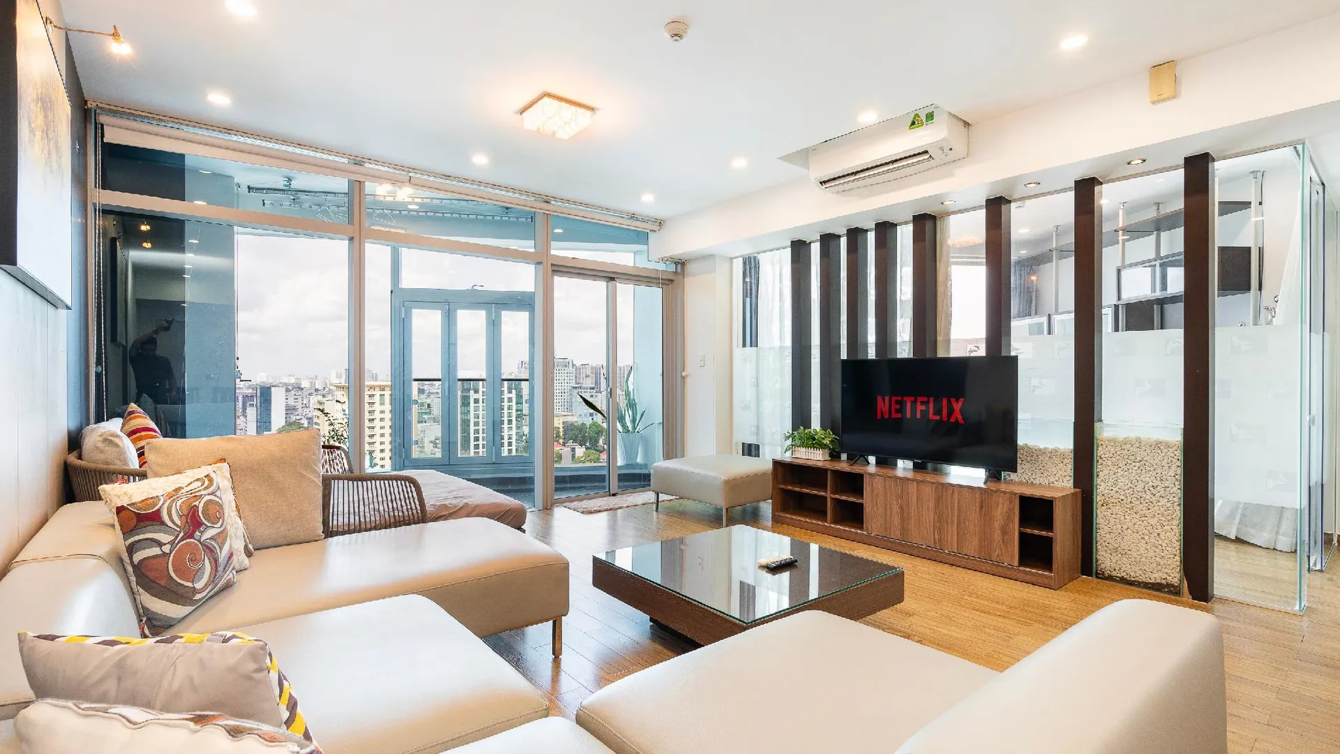 호치민 트레이시 세일링 타워 5성급 호텔 스위트룸