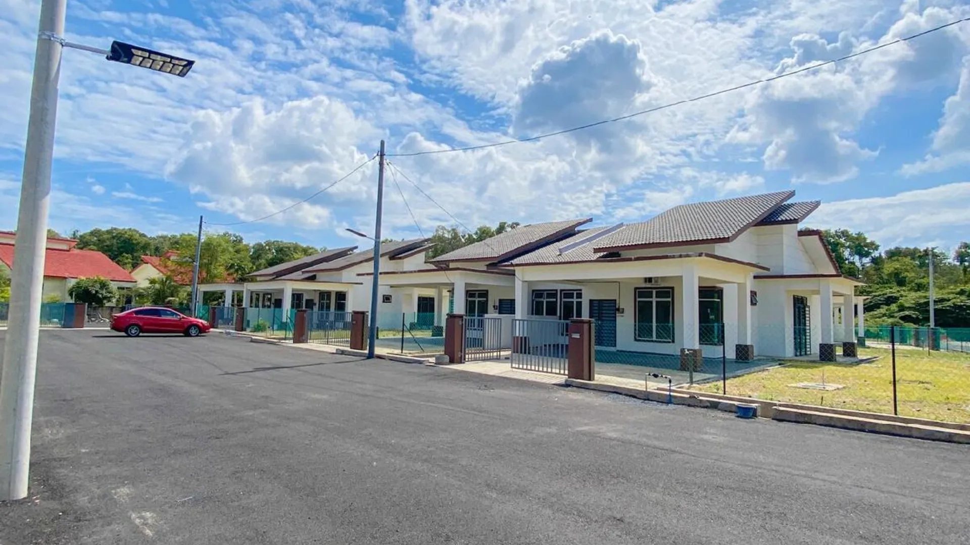 추카이 캄풍 부킷 쿠앙의 프라이빗 하우스 (m², 침실 3개, 프라이빗 욕실 1개) 3성급 게스트하우스 수영장