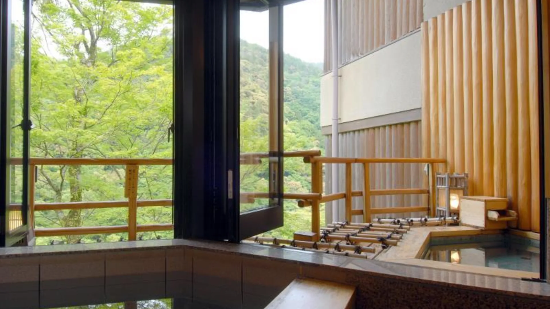 교토 모미지야 혼칸 타카오 산수 료칸 4성급 호텔 외관