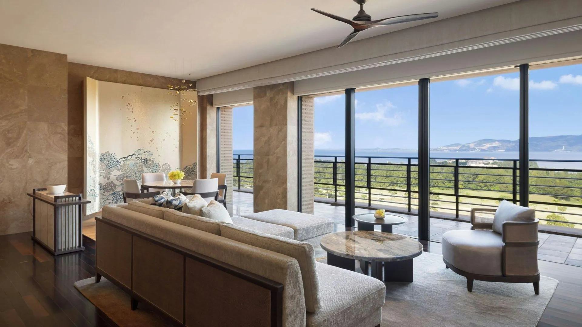 오키나와 본섬 리츠칼튼, 오키나와 5성급 호텔 스위트룸