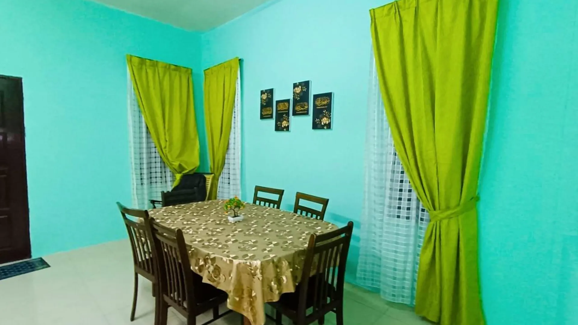 말라카 멀리나우의  (1000m², 침실 3개, 프라이빗 욕실 2개) 2성급 게스트하우스 외관