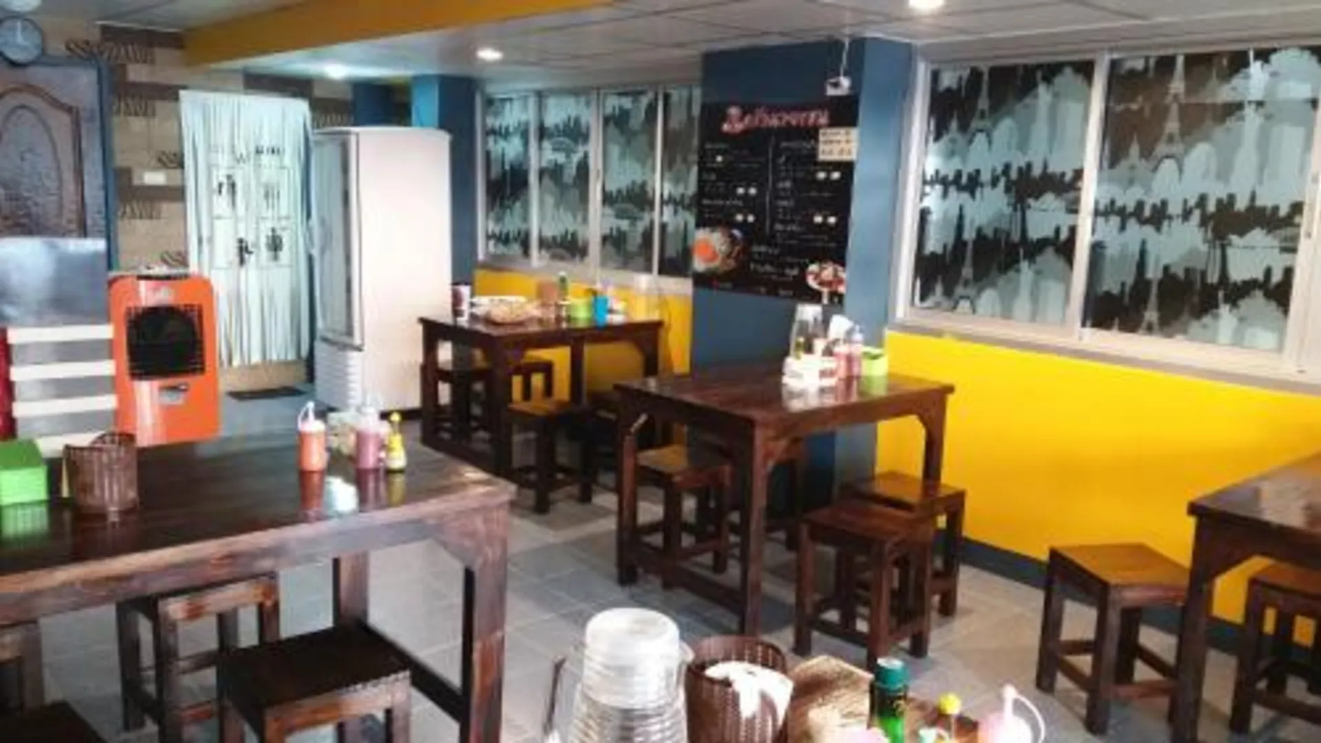 방콕 낫차 플레이스 랑싯 돈무앙 3성급 호텔 외관