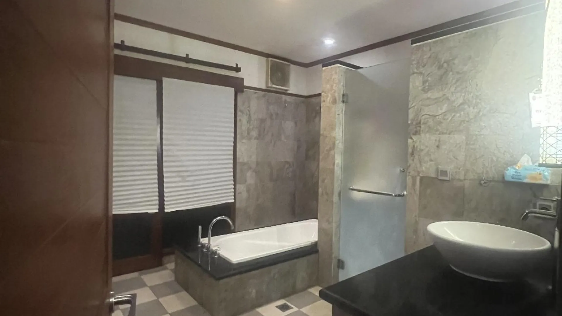 발리 스미냑의 빌라 (m², 침실 3개, 프라이빗 욕실 1개) 5성급 게스트하우스 스위트룸