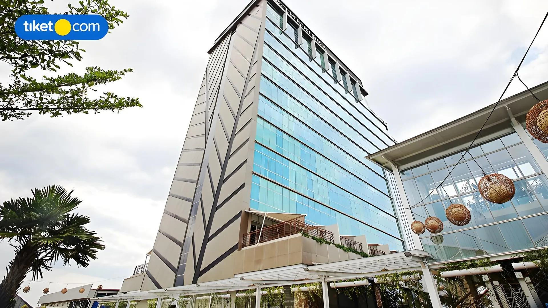 마카사르 더 린라 4성급 호텔 레스토랑