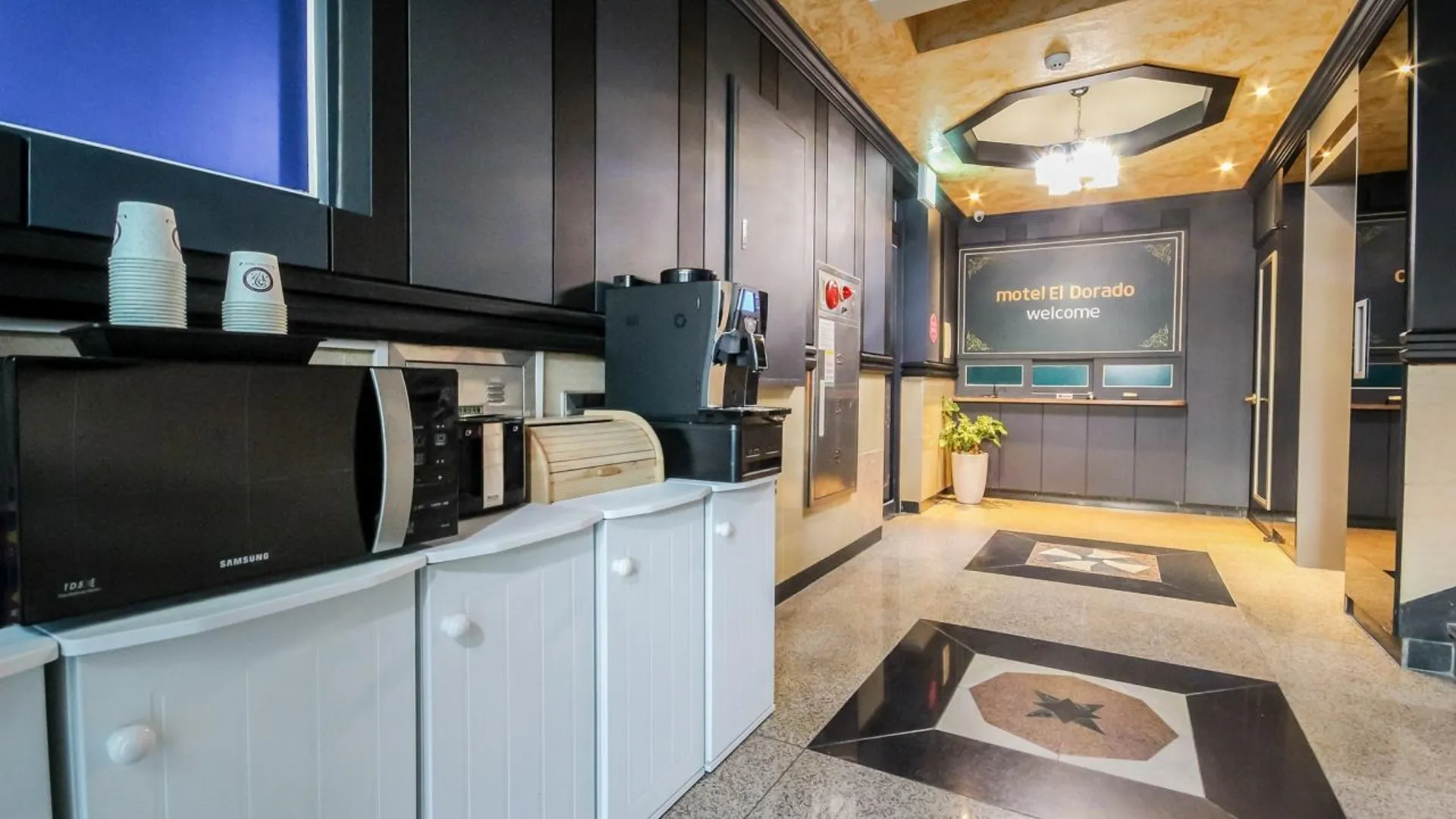 전주 전주 중화산동 엘도라도 호텔 객실