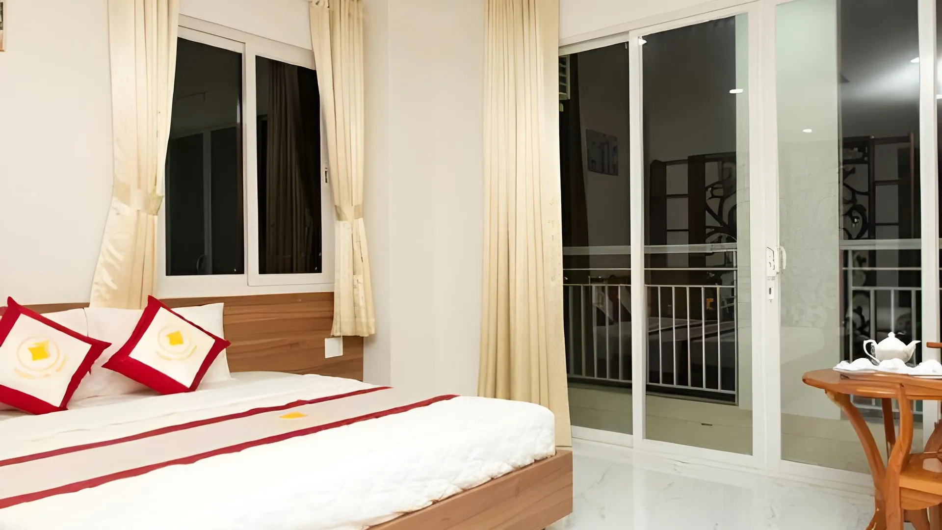 호치민 티엔타이 호텔 3성급 호텔 외관