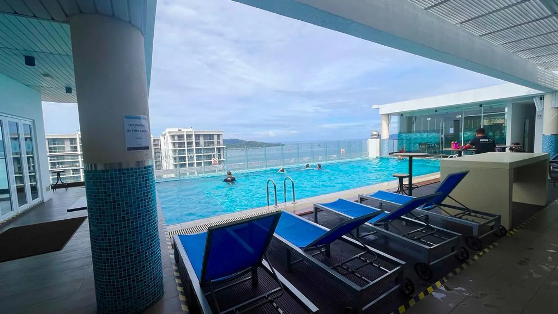 코타키나발루 쿠알라 펜유의 아파트먼트 (1200m², 침실 2개, 프라이빗 욕실 2개) 3성급 싱글룸 수영장