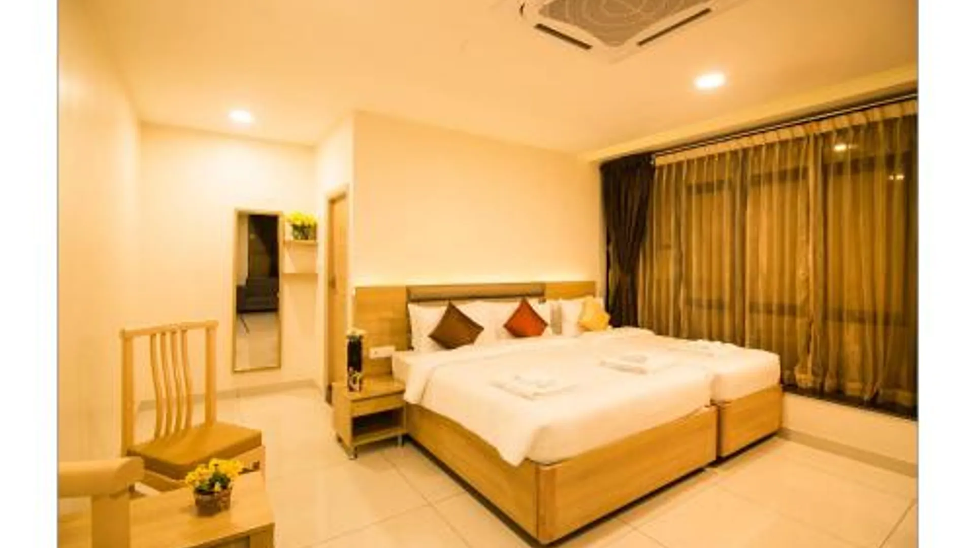 람메스와람 호텔 아쇼카 3성급 호텔 스위트룸