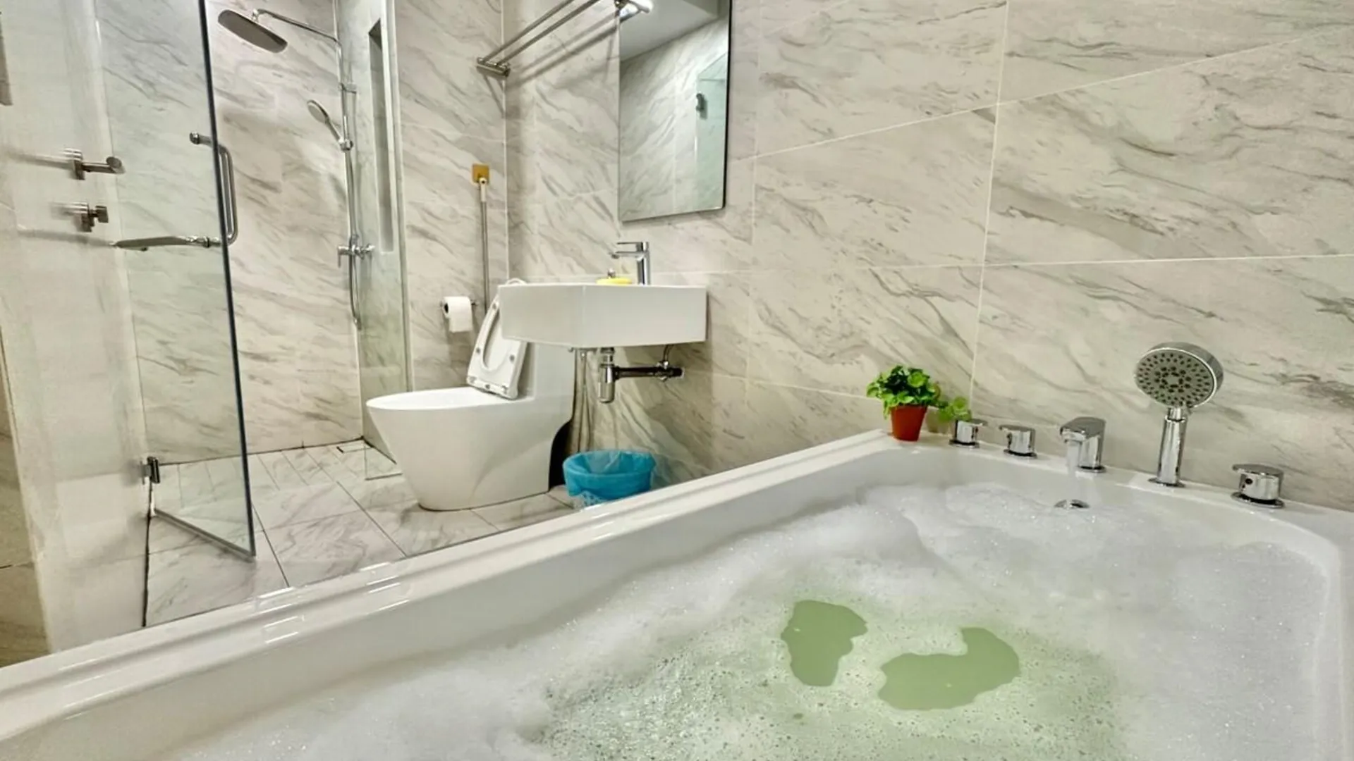 말라카 멜라카 라야의 프라이빗 하우스 (85m², 침실 2개, 프라이빗 욕실 2개) 4성급 싱글룸 레스토랑