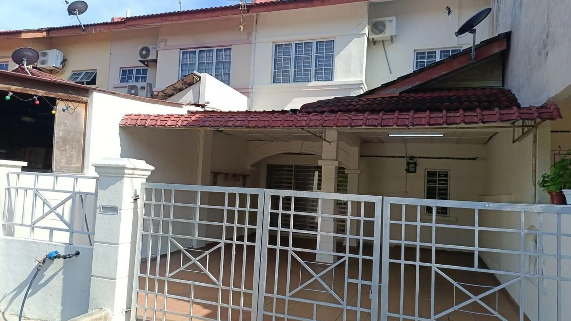 말라카 캄퐁 파시르 푸테흐의 프라이빗 하우스 (m², 침실 4개, 프라이빗 욕실 3개) 2성급 싱글룸 객실