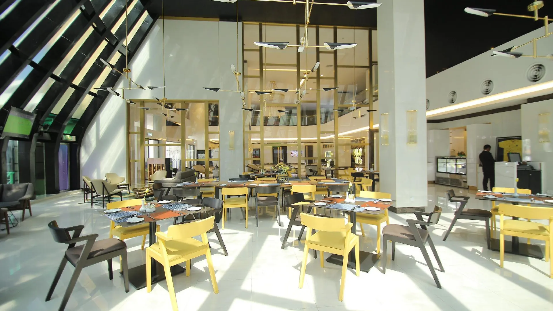 쿠안탄 그랜드 다룰마크무르 호텔 쿠안탄 4성급 호텔 레스토랑