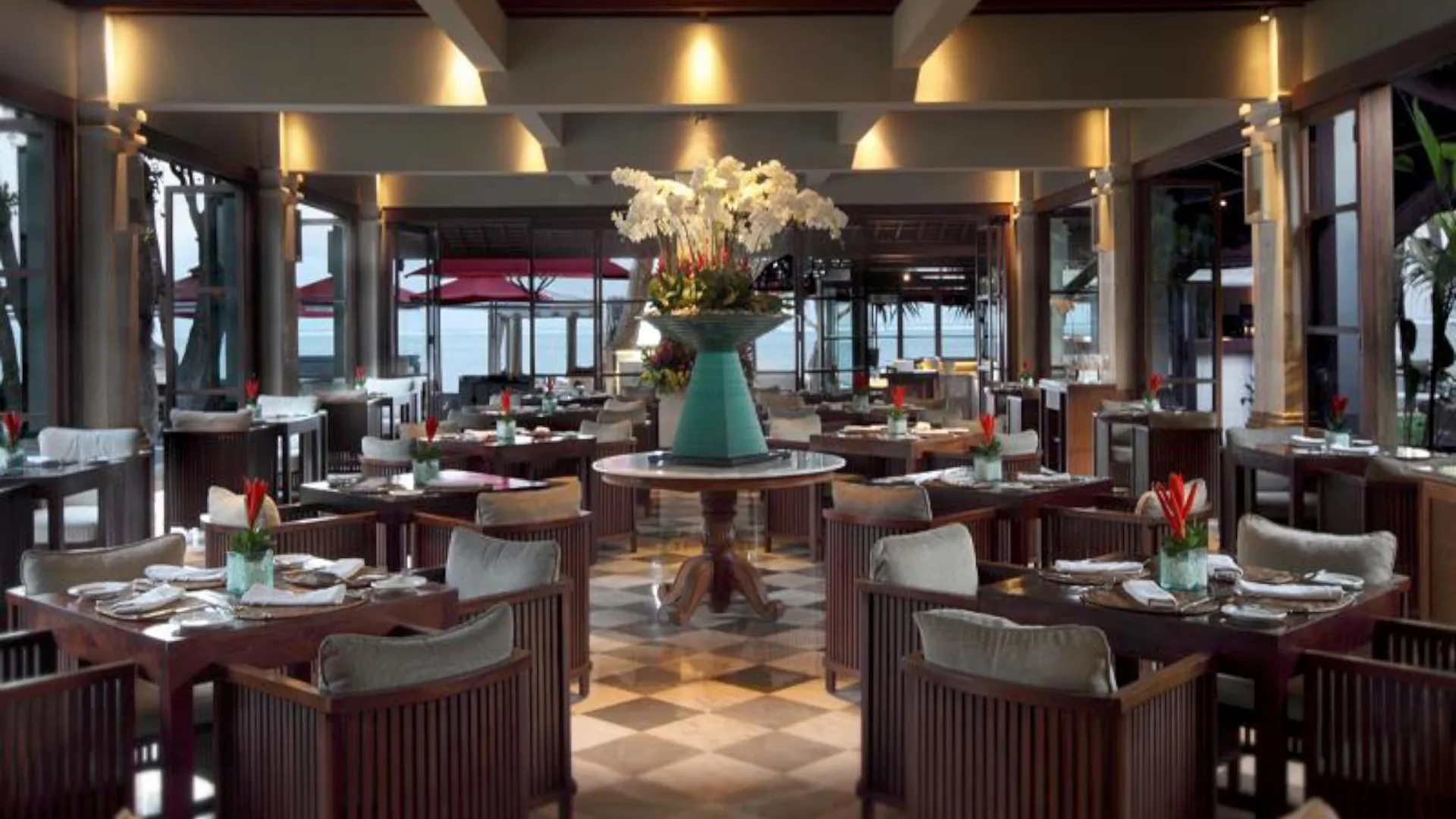 발리 푸리 산트리안 비치 리조트 앤 스파 4성급 호텔 레스토랑