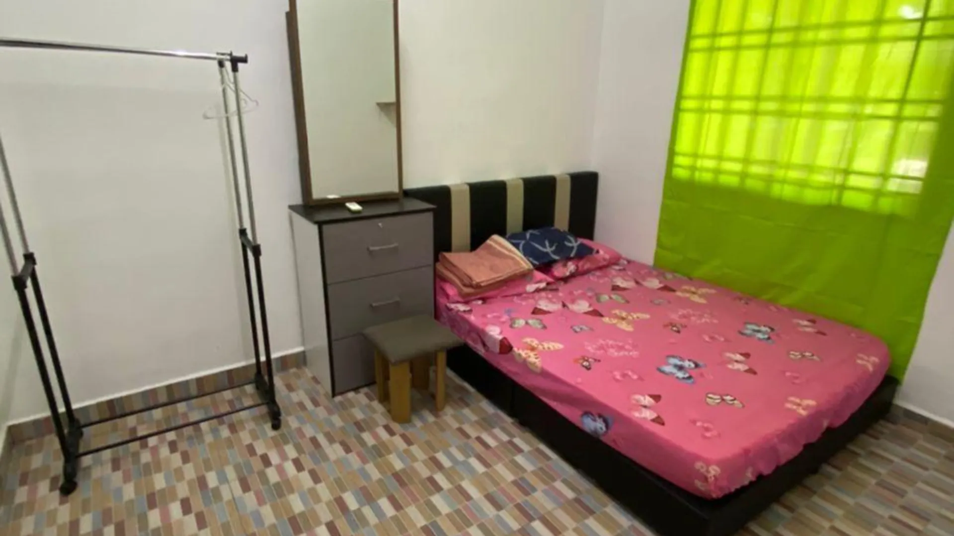 조호바루 / 조호르바루 캠바스의 프라이빗 하우스 (900m², 침실 3개, 프라이빗 욕실 2개) 3성급 싱글룸 수영장