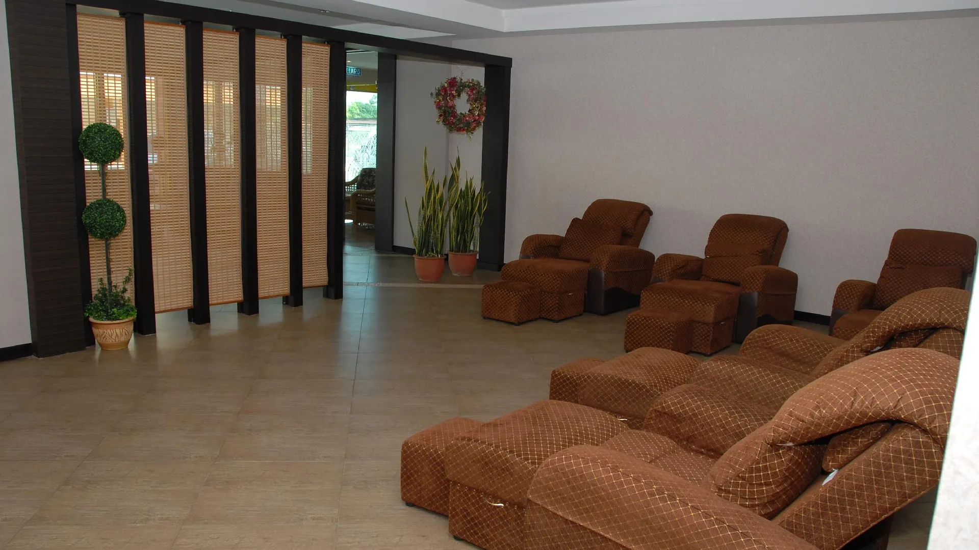 케닌가우 퀸 호텔 2성급 호텔 외관