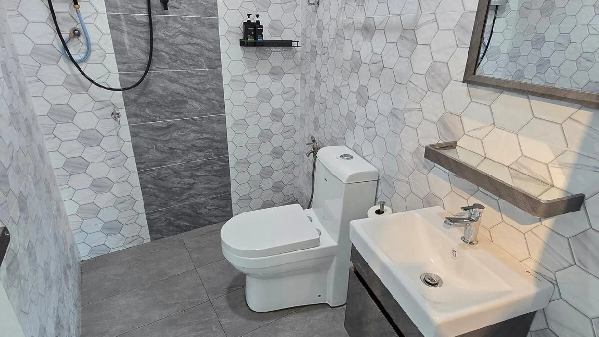 쿠알라테렝가누 시티 센터의 프라이빗 하우스 (m², 침실 1개, 프라이빗 욕실 1개) 3성급 싱글룸 외관