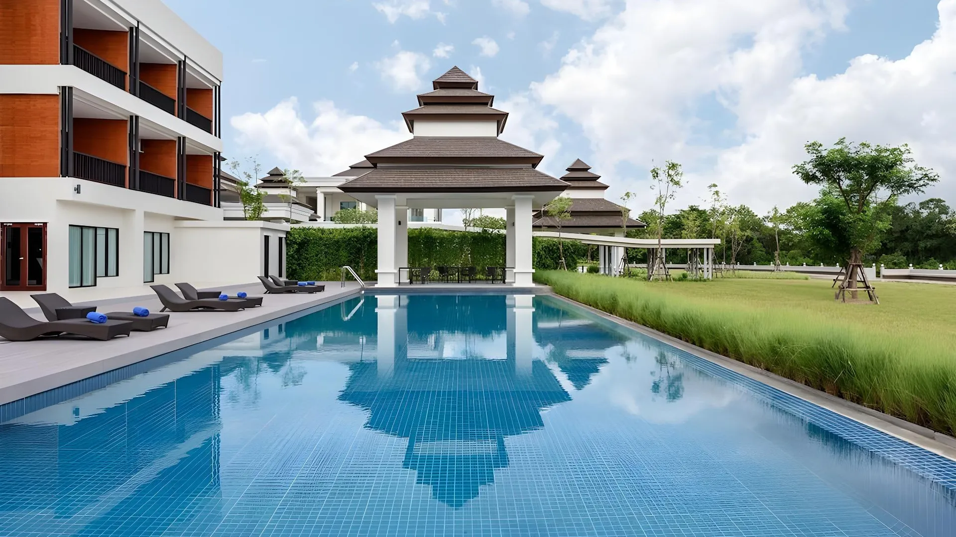 치앙라이 체이나라이 리버사이드 4성급 호텔 외관