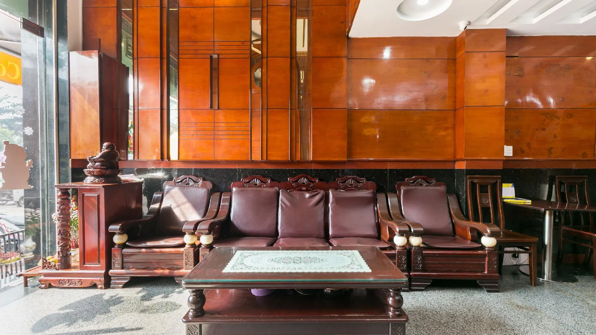 호치민 응안 하 호텔 2성급 호텔 외관