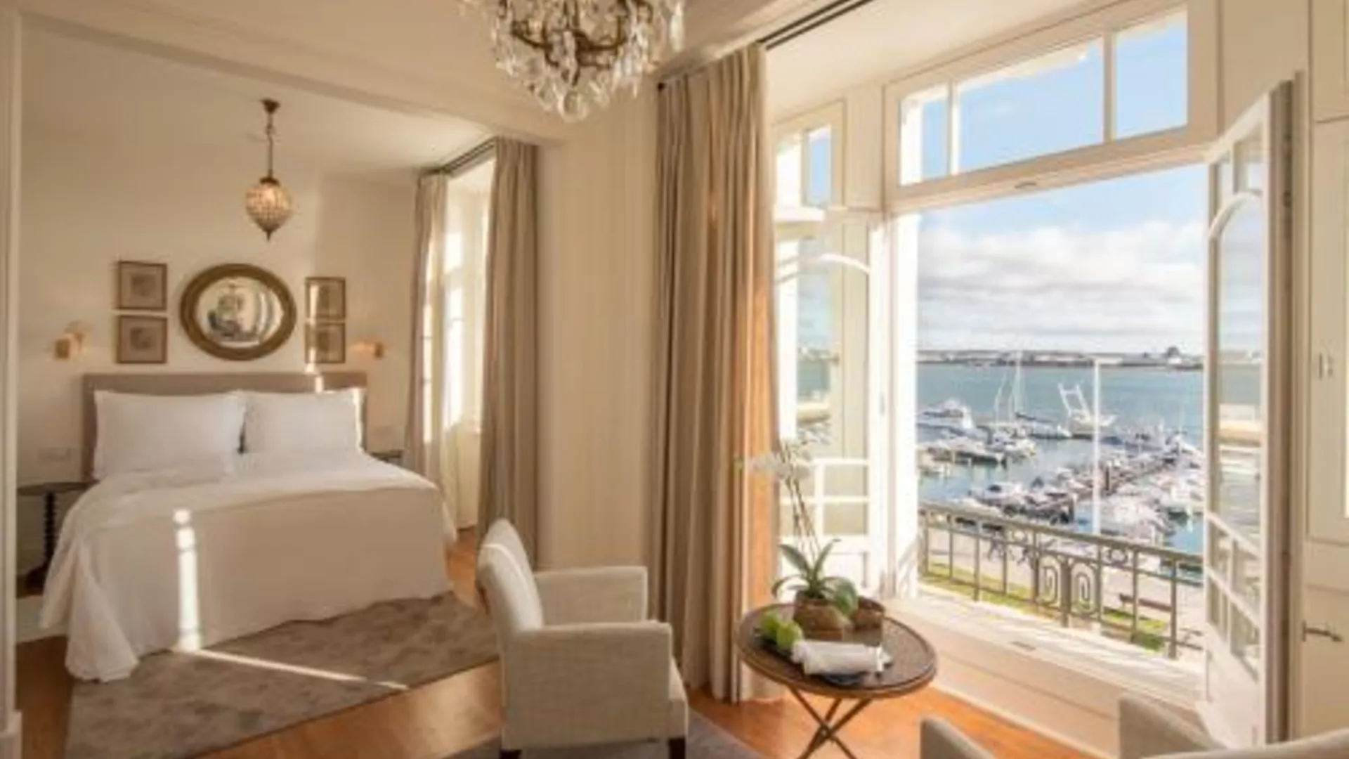 빌라 레알 데 산토 안토니오 Bordoy Grand House Algarve 5성급 호텔 스위트룸