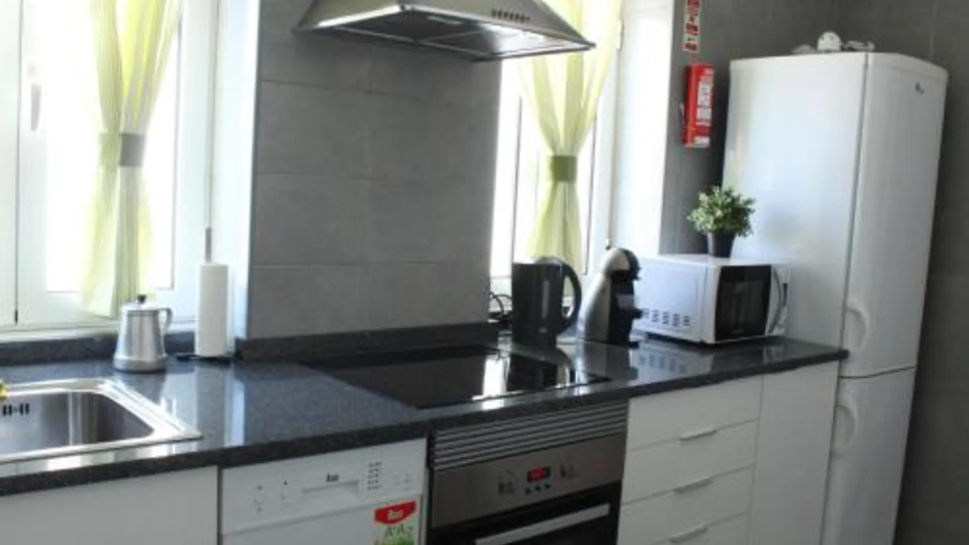 아베이루 Aveiro White House 3성급 호텔 외관