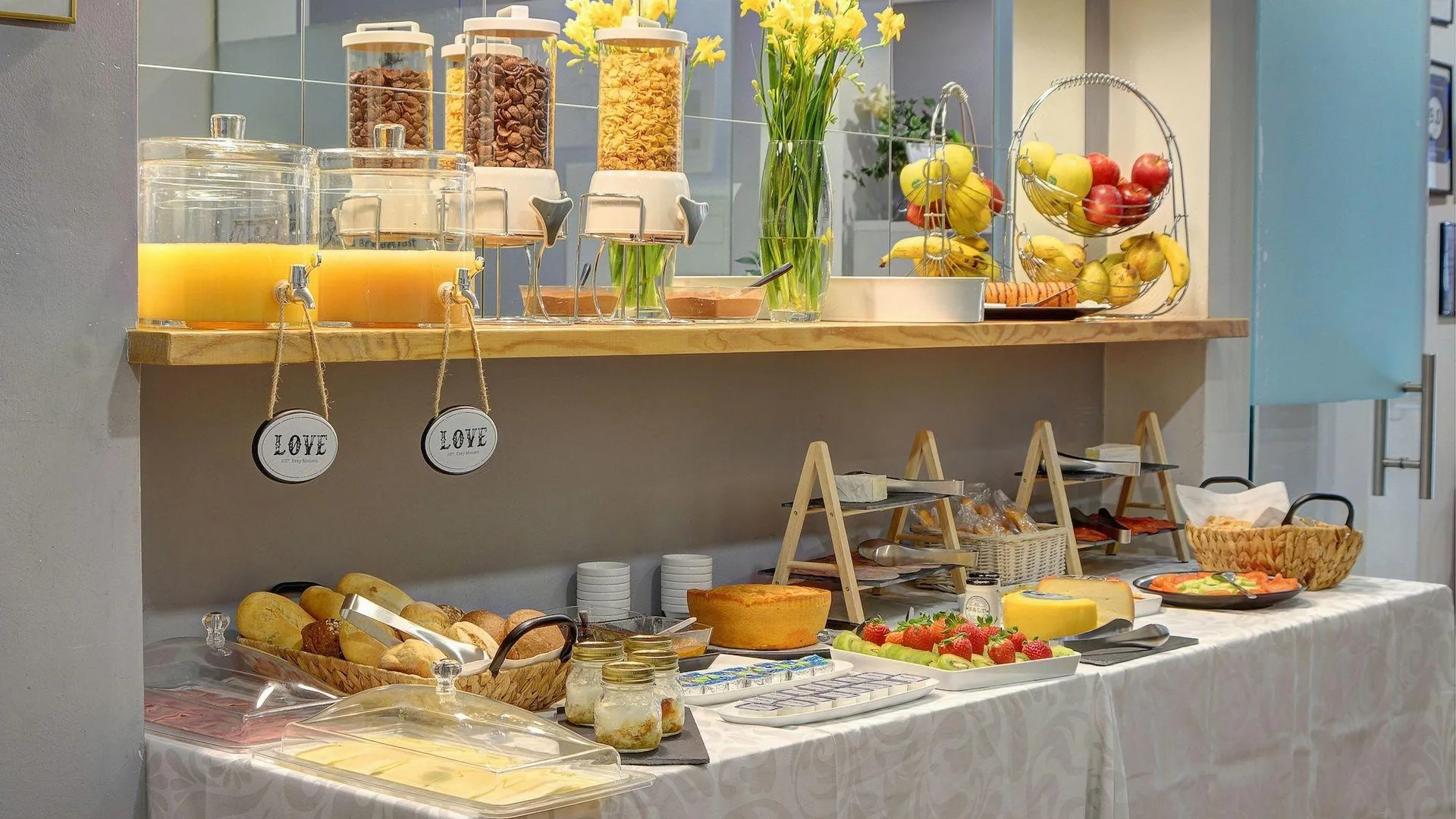 리스본 인 바이로 알토 비앤비 B A 스위트 3성급 호텔 외관