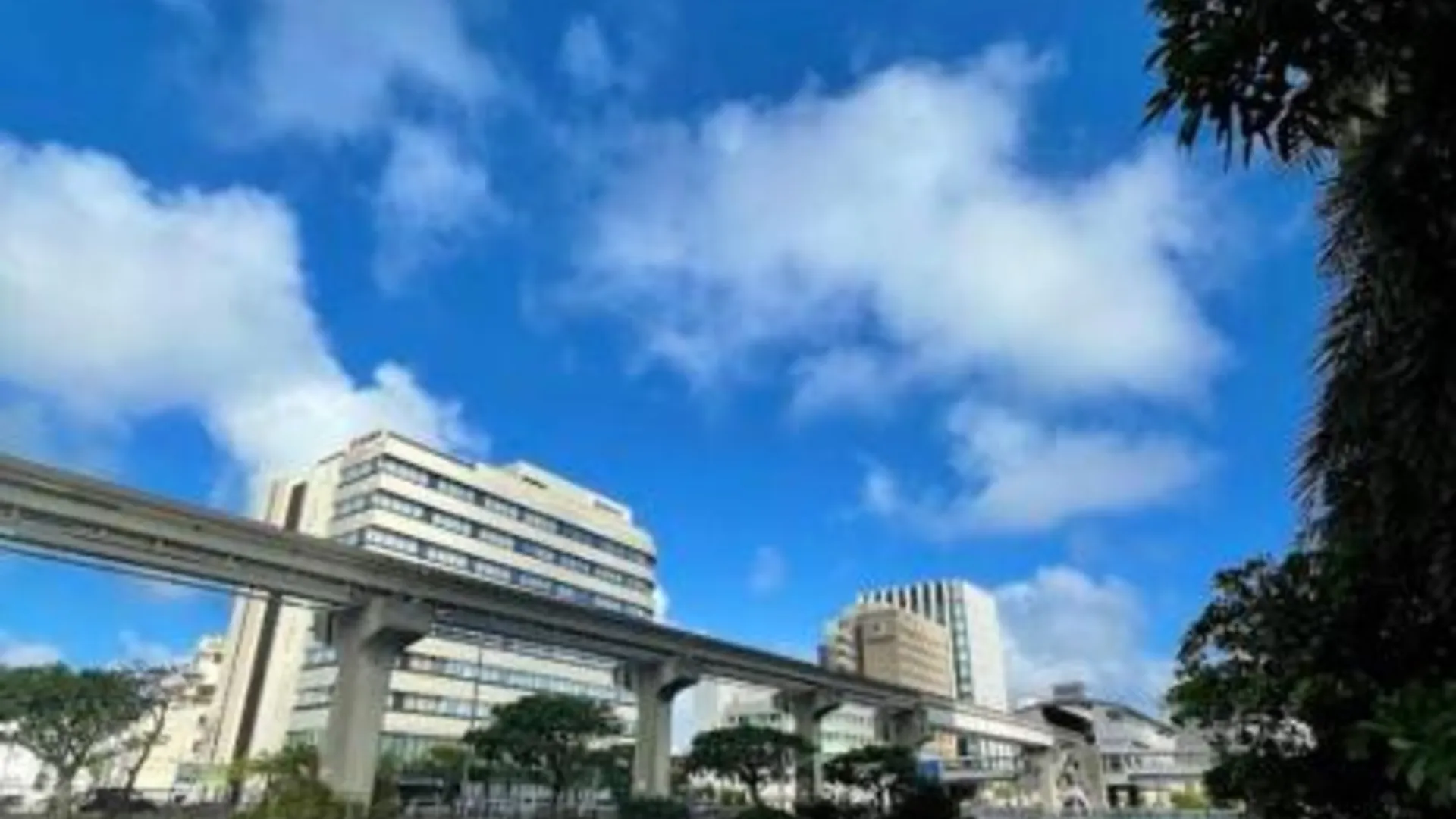 오키나와 본섬 hotel gala city only 5 mins to Kokusai Street 24 square meters room 3성급 호텔 외관