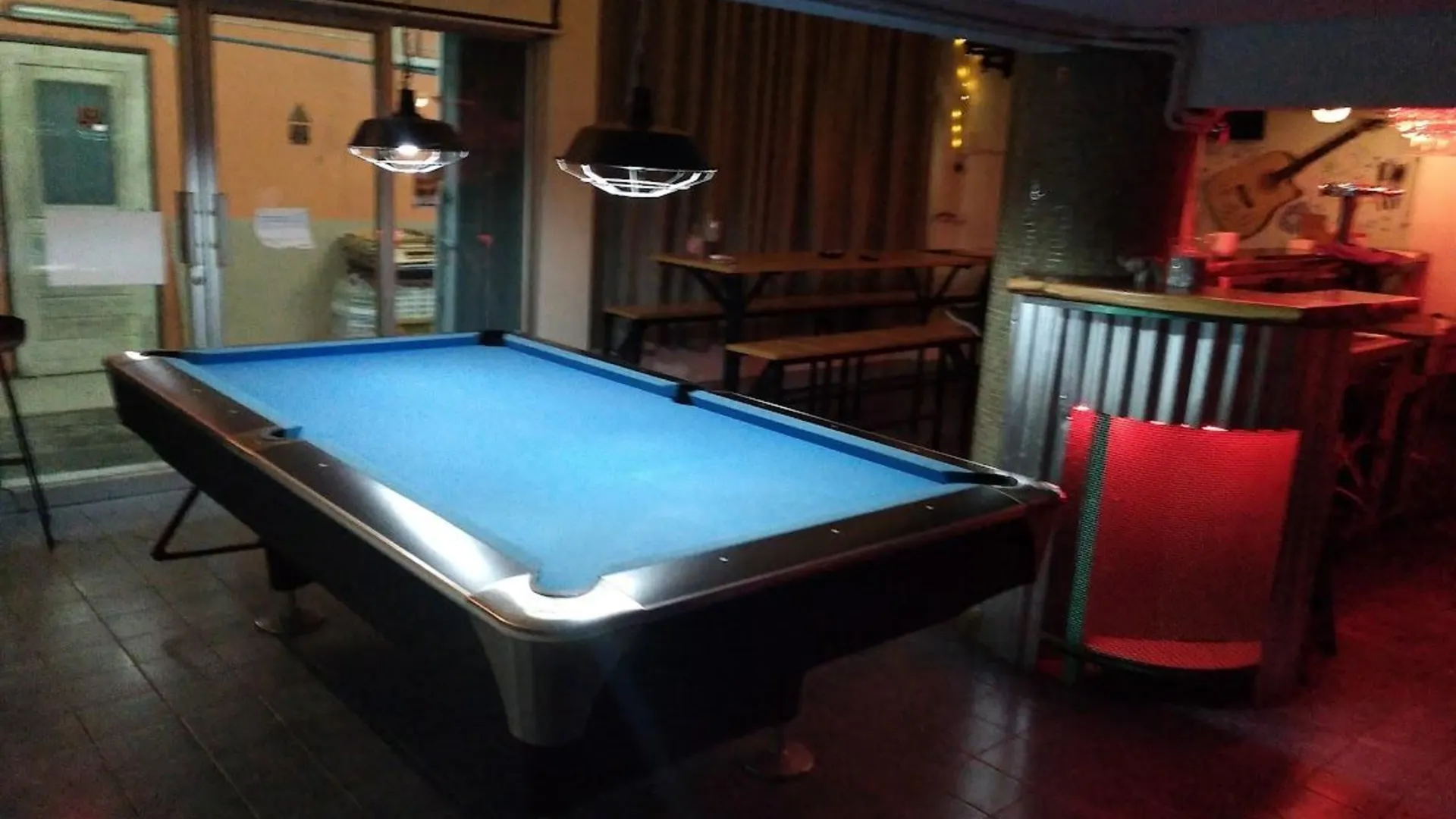 방콕 카오산의 프라이빗 하우스 (m², 침실 1개, 프라이빗 욕실 3개) 2성급 게스트하우스 수영장