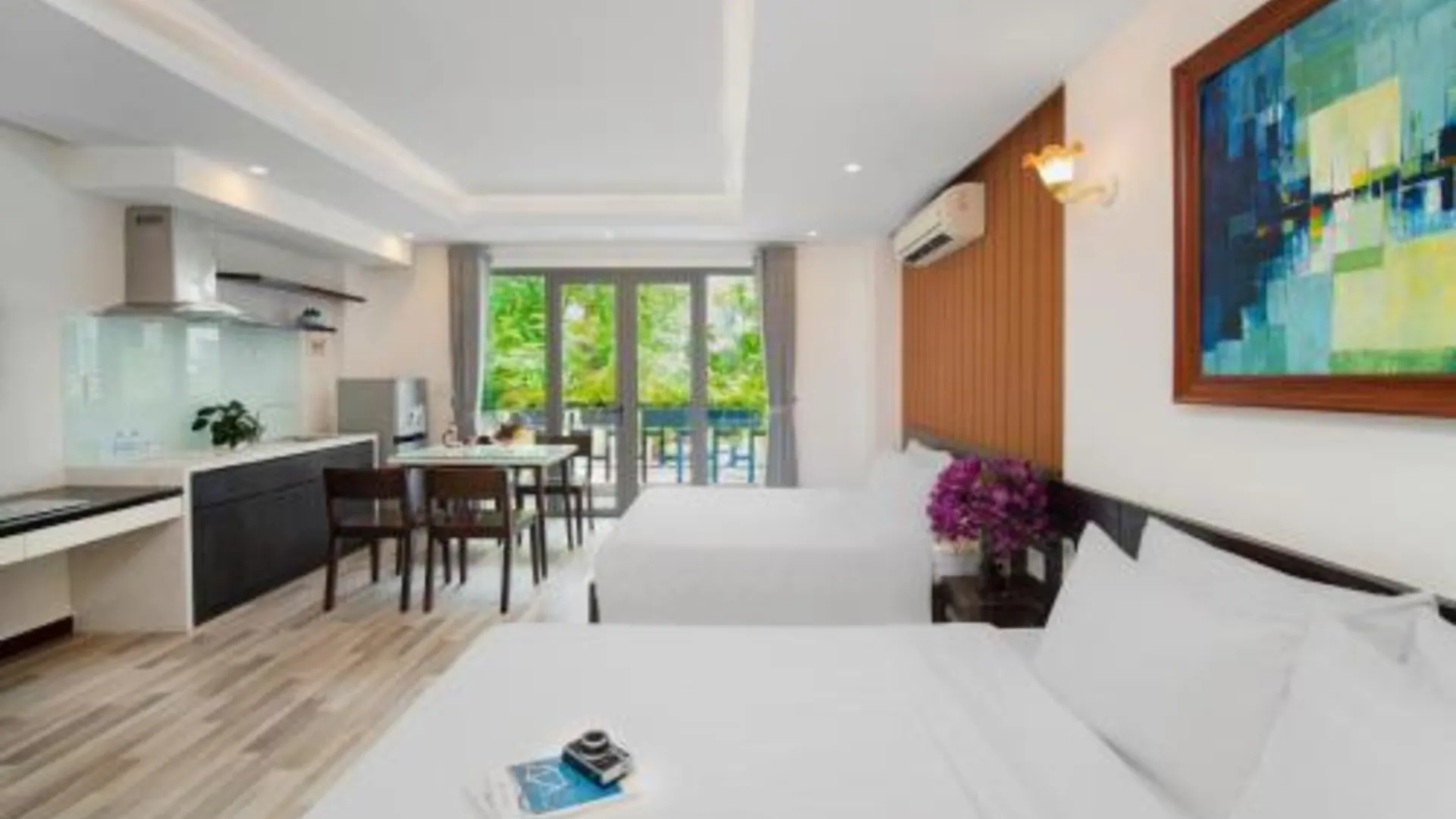 다낭 AOA 다낭 비치 호텔 2성급 호텔 스위트룸