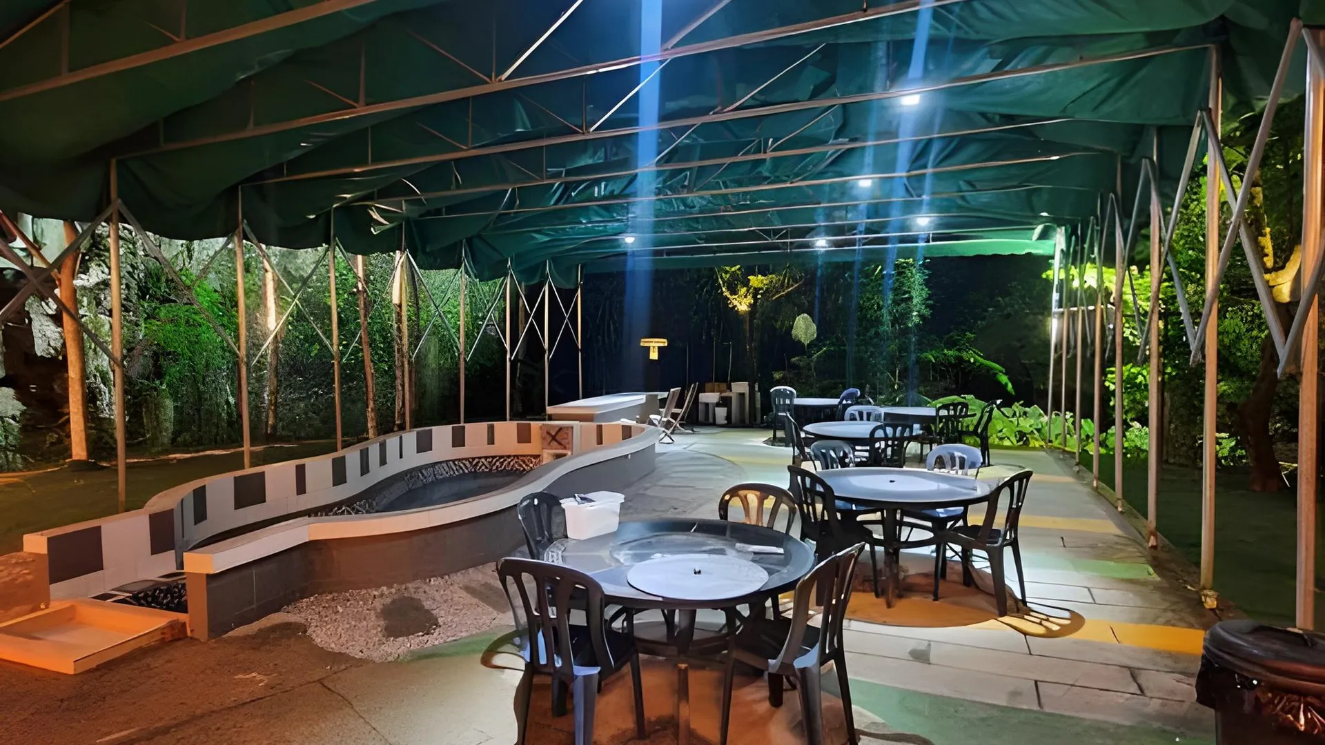 이포 엑스케이프 탐분 4성급 게스트하우스 외관