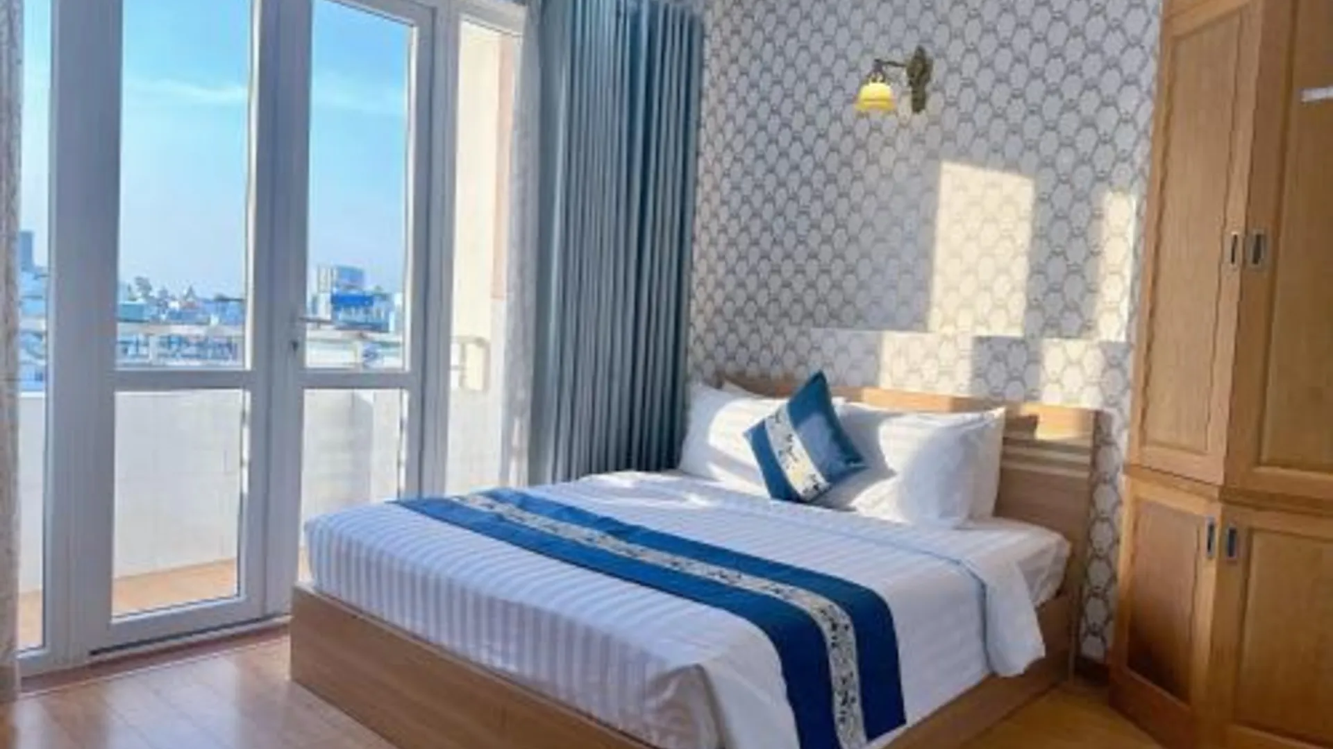 호치민 트라 마이 호텔 리 칭 탕 3성급 호텔 스위트룸