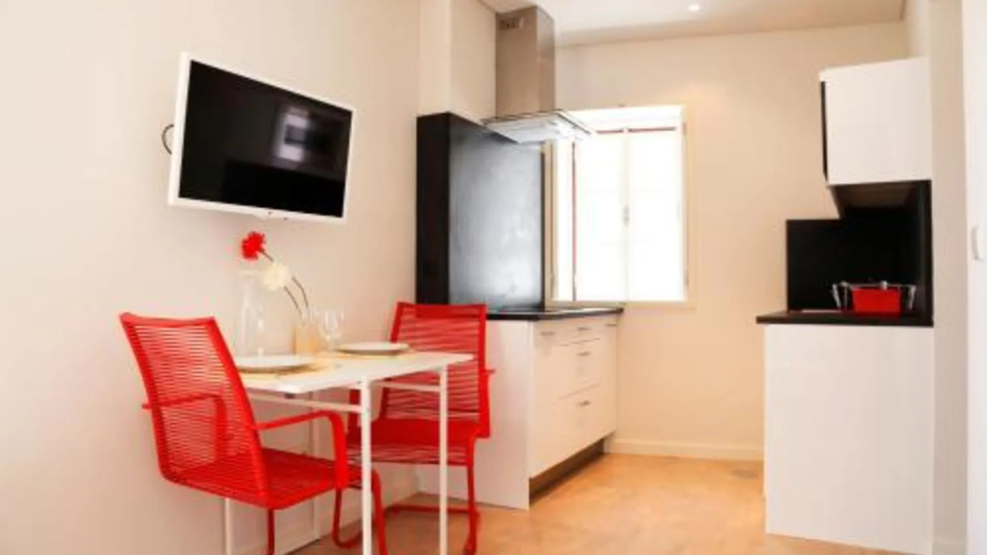 포르투 리베이라 시네마 아파트먼트 4성급 게스트하우스 로비