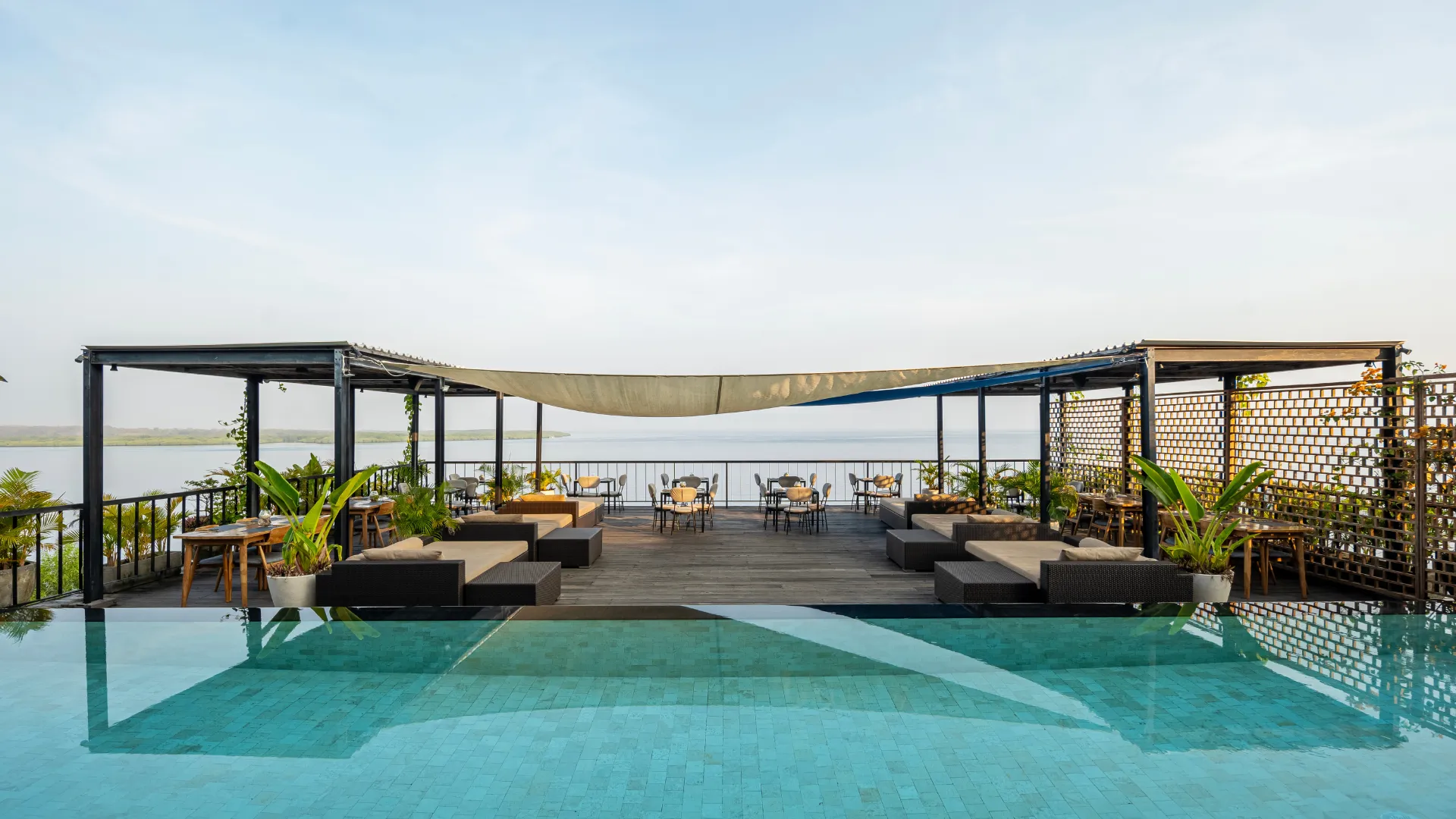 발리 아디와나 와르나칼리 리조트 - 누사 페니다 4성급 호텔 스위트룸