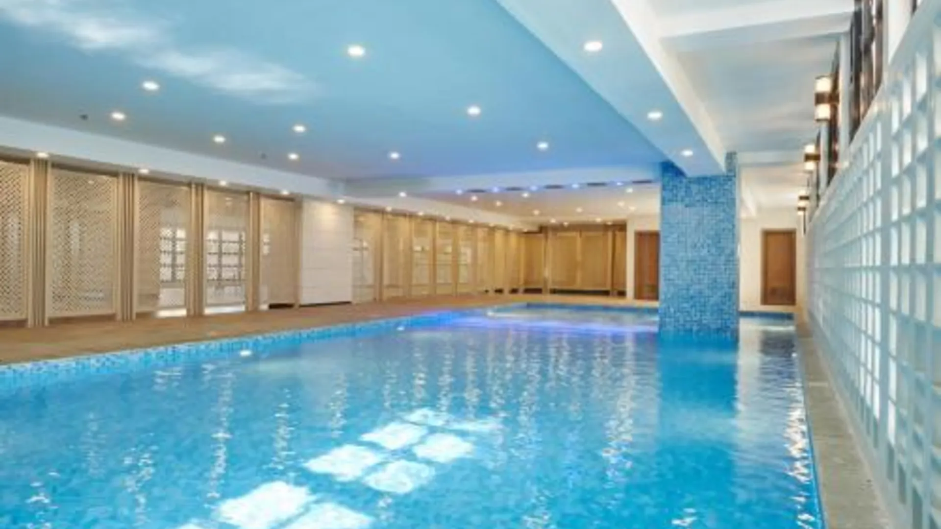 세부 트리우드 레지던스 4성급 호텔 로비