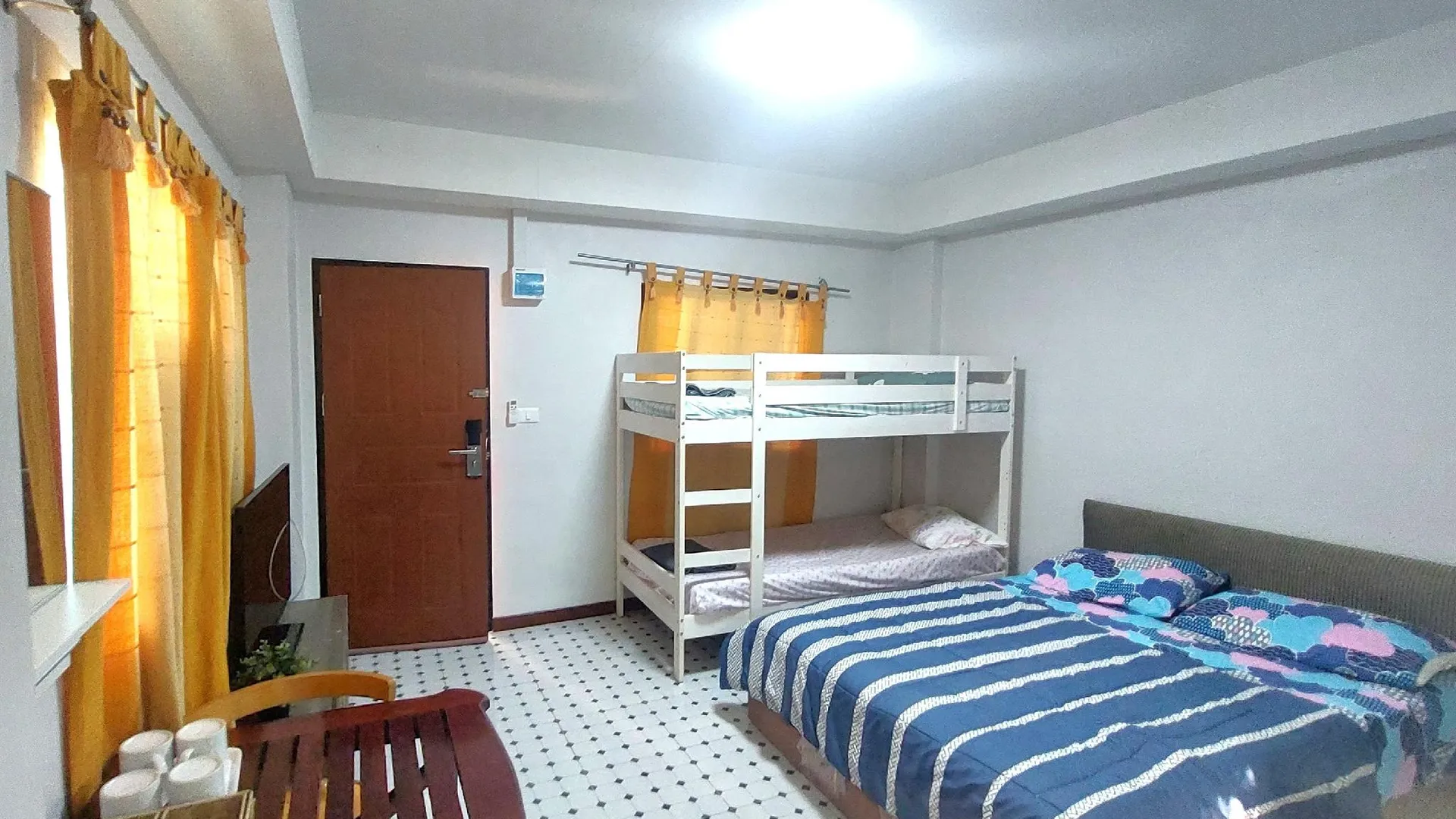 방콕 룩샤인 아파트먼트 2성급 호텔 객실