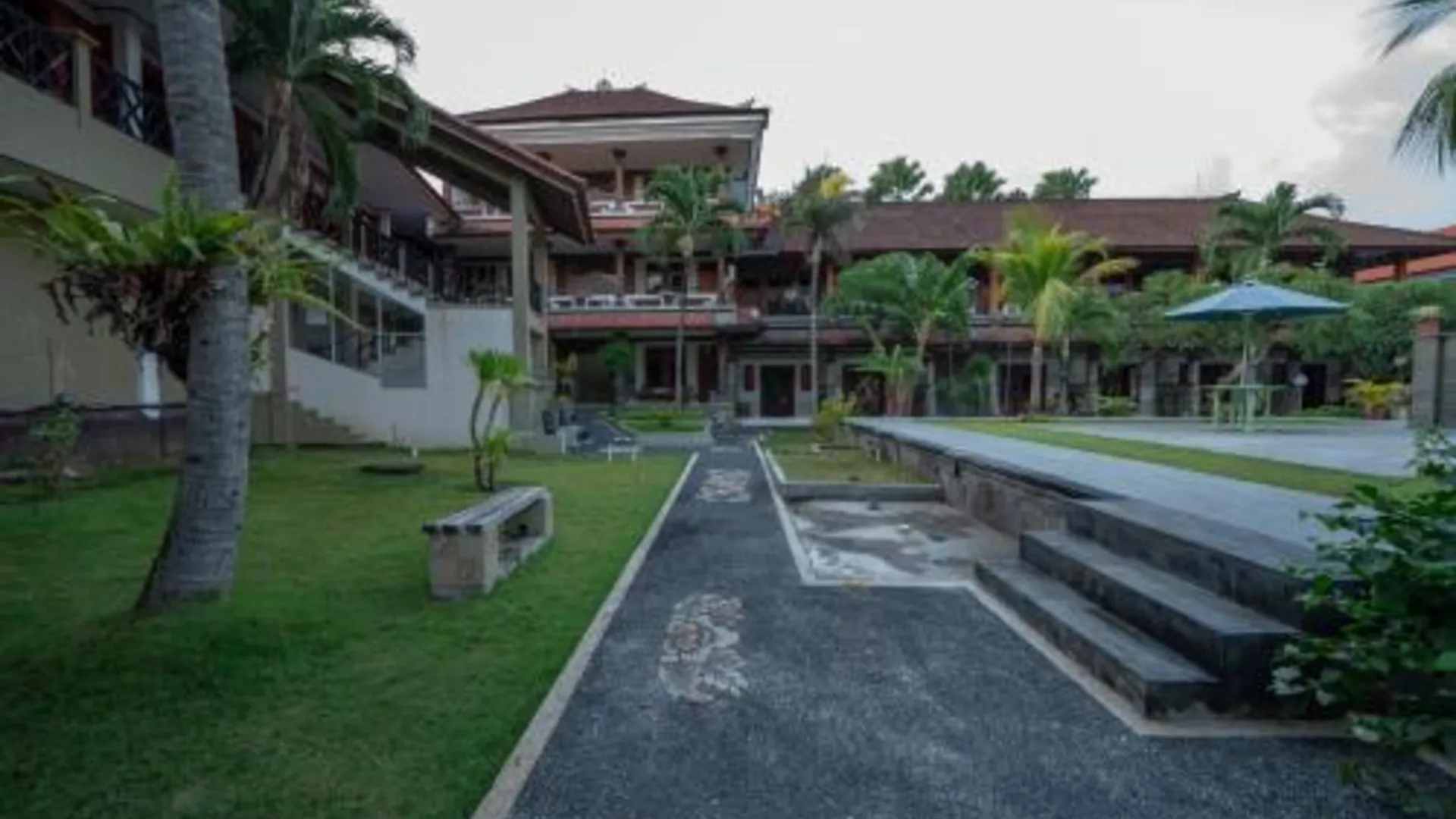 발리 벤데사 어코모데이션 3성급 호텔 외관