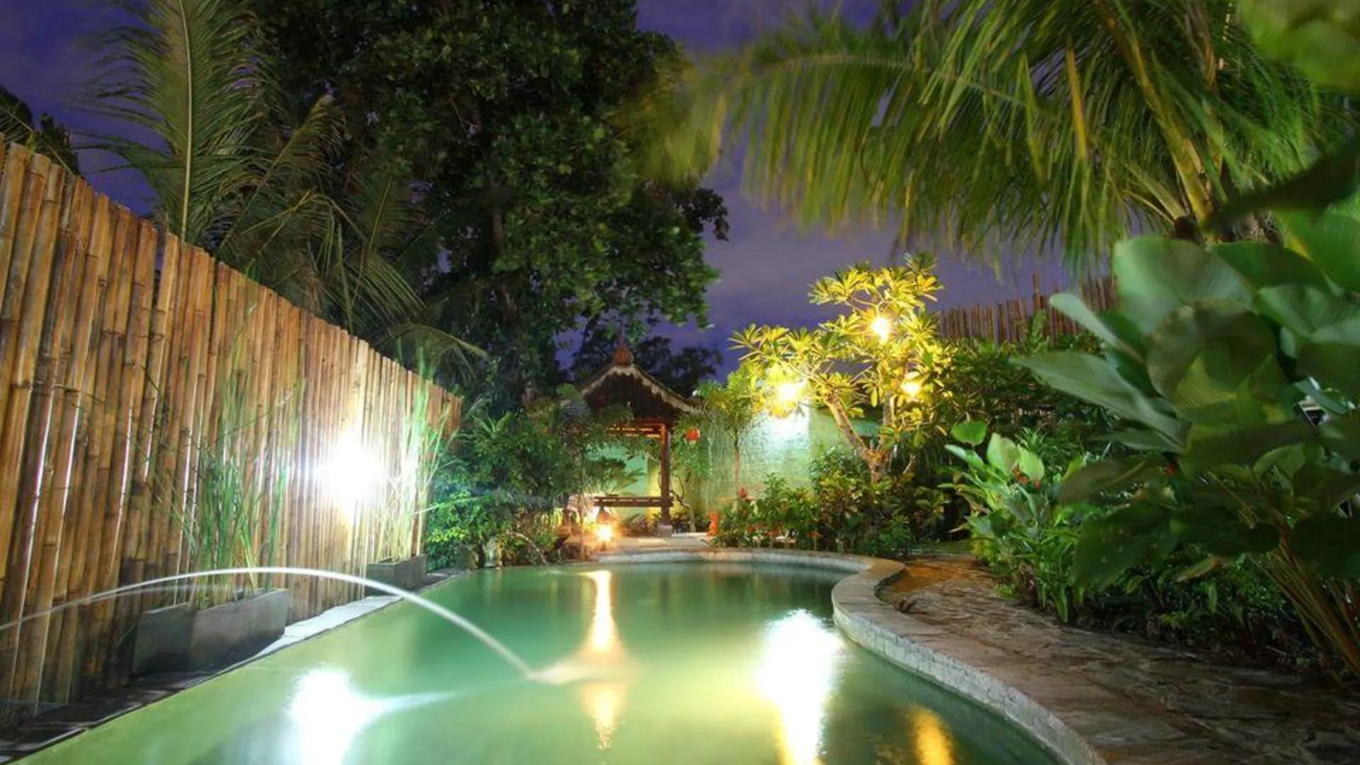 발리 레드도어즈 니어 스타디온 콤피앙 수자나 발리 2성급 호텔 전망