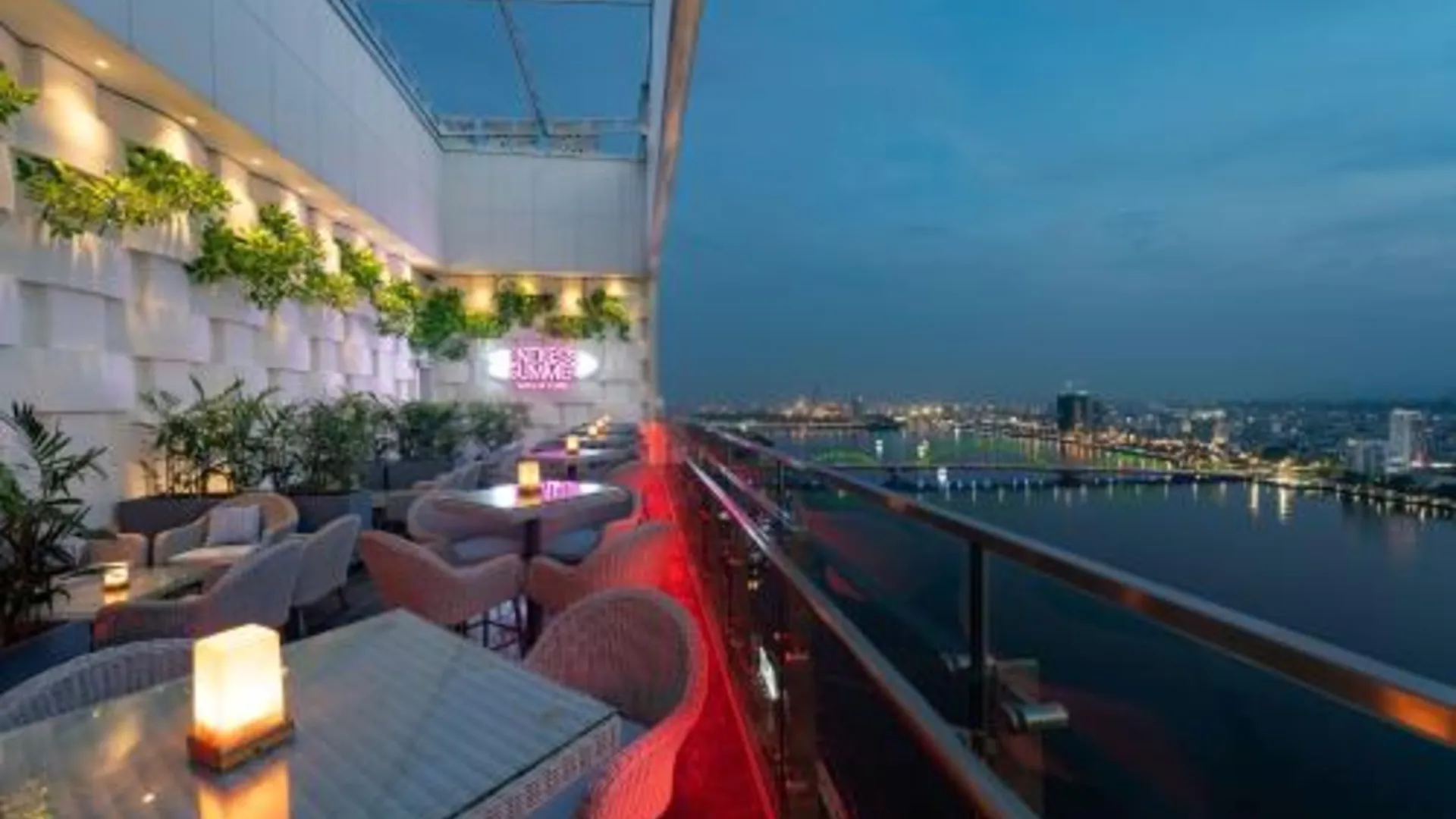 다낭 윙크 호텔 다낭 리버사이드 4성급 호텔 수영장