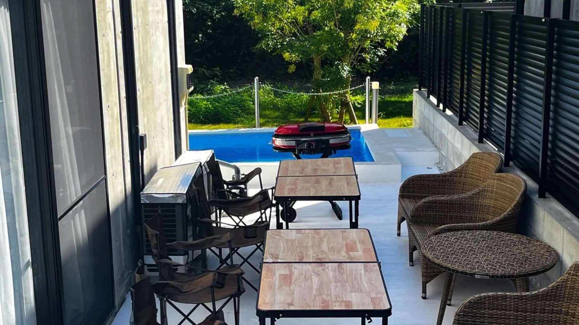 오키나와 본섬 류큐 브리즈・1동대절｜최대 6명｜프라이빗 풀｜비치 도보 30초 4성급 게스트하우스 전망